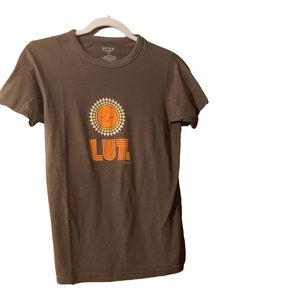BITTEN By Sarah Jessica Parker Smiling Sun LUZ Tee Size M Brown Orange Lettering